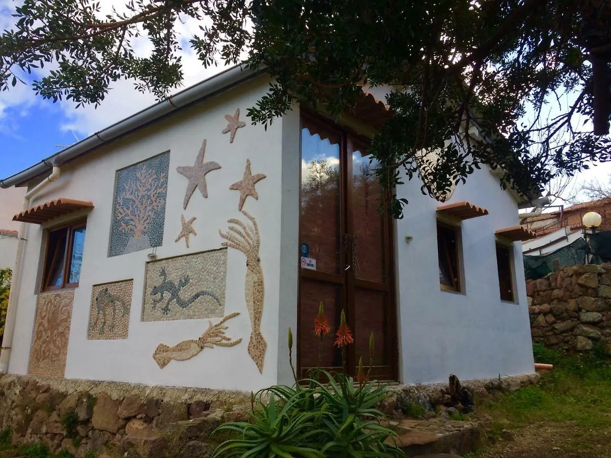 La Casetta Dei Mosaici Capraia Holiday home